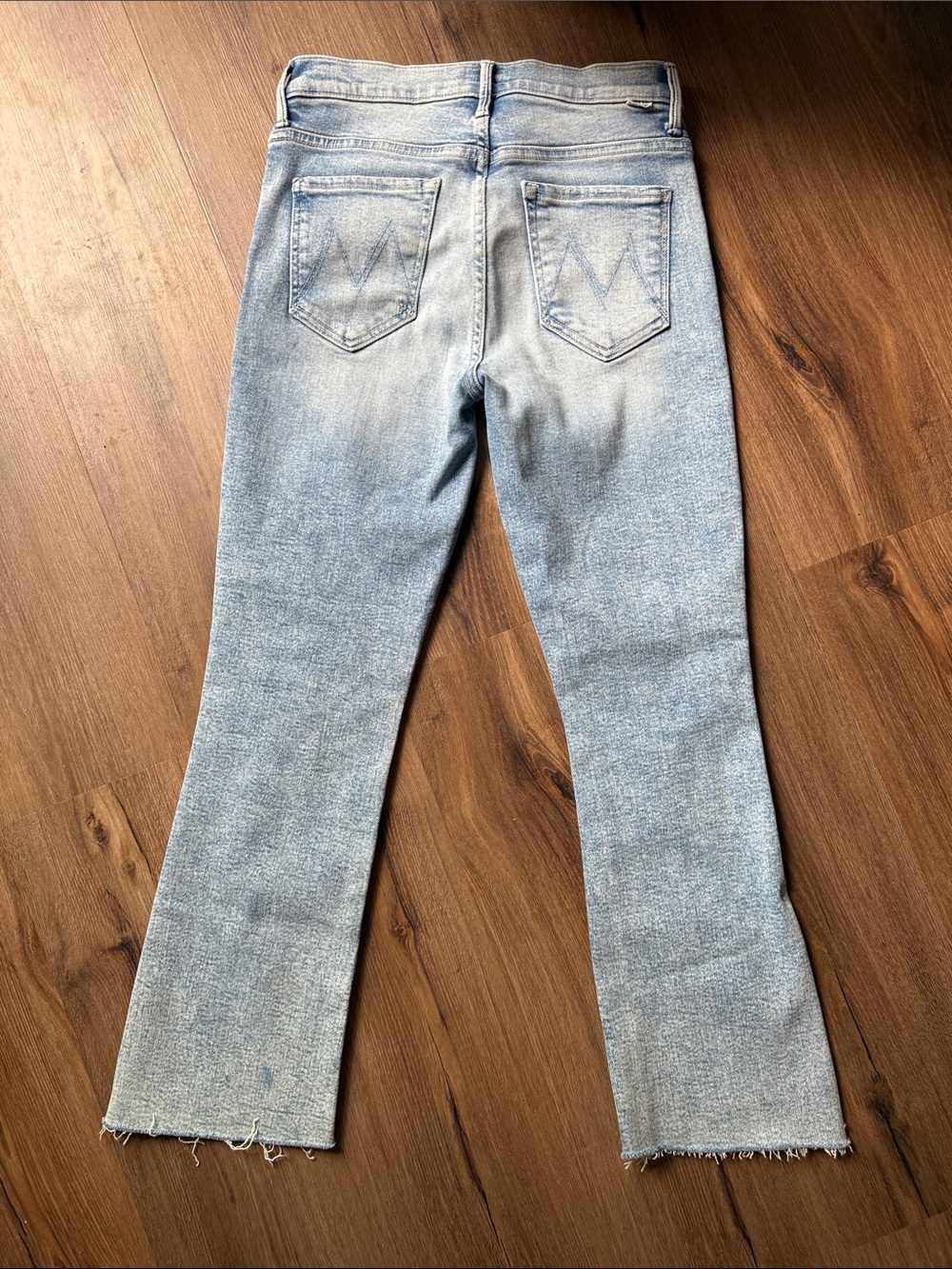 MOTHER insider crop “love in a Boat wash” Distressed Ankle Crop Jeans - Picture 5 of 5